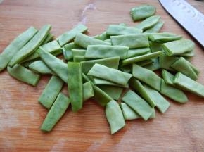 扁豆切好