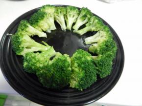 西兰花煮一下盐水