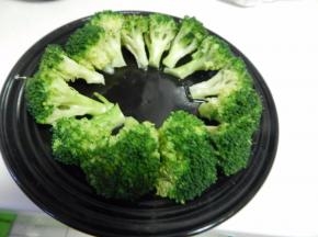 西兰花煮一下盐水