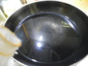 锅里加入水加入料酒