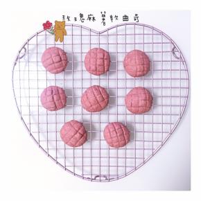 烤箱预热180度，上下火，烘烤15分钟，即可