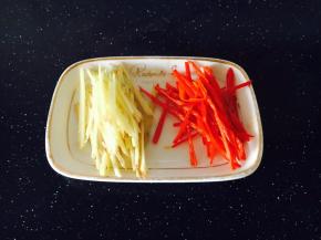 姜切丝 小米椒切丝