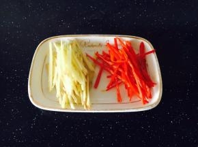 姜切丝 小米椒切丝