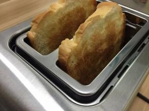这时候吐司片好了