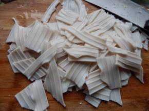 芋头粉提前泡好切好