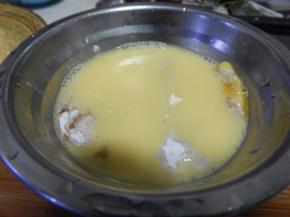 裹上鸡蛋液