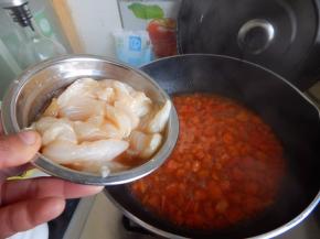 煮开加入腌好的鱼片