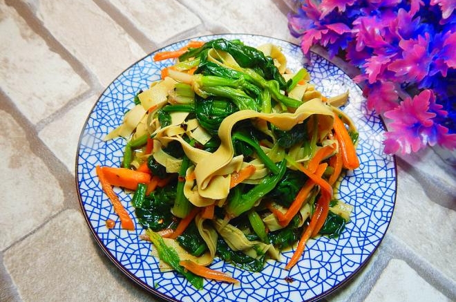 菠菜凉拌豆皮