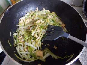 不停的翻炒一会