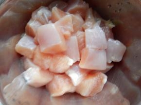 鸡肉切丁