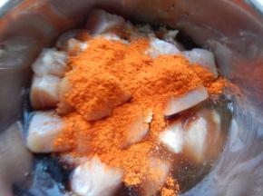 然后加入一点点水