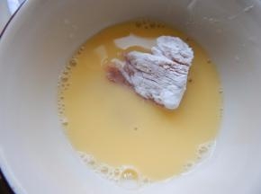 裹上鸡蛋液