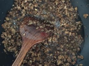 中间要不断翻炒