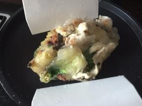 用铲包起