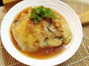 淋入香菇酱汁