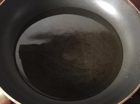 锅里热油