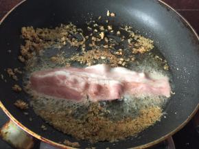 利用余油煎培根