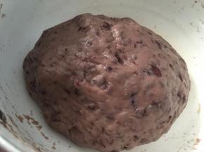 揉成红豆沙面团