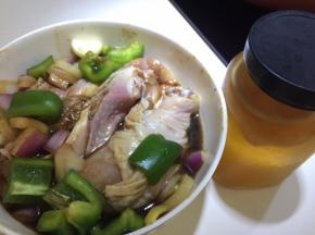 再加入自制的柠檬蜜汁