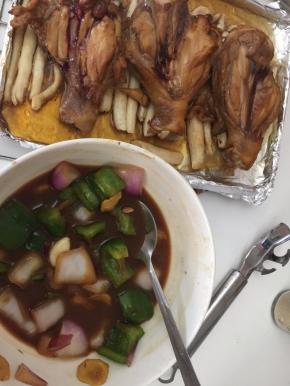 加入青椒洋葱等蔬菜