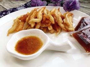 可以蘸上丘比日式口味沙拉汁口感更佳