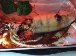 中间继续刷上丘比沙拉酱汁，撒上孜然粉