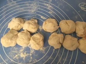 分成等份的面团