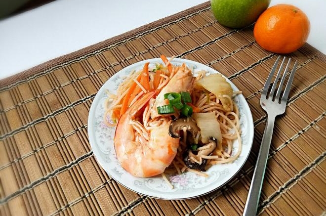 海鲜炒粗米粉