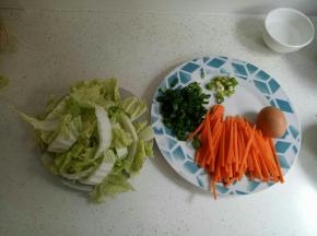 准备配料。