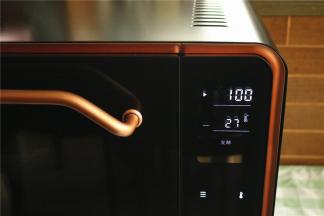 卡士CO-750A烤箱选择发酵程序，设置温度28度，开始基础发酵。夏天时候室温发酵即可。