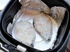铺在姜片上。