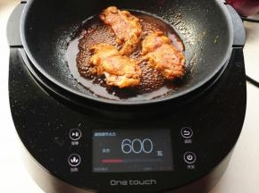 可以酌情再加些水，小火炖煮。