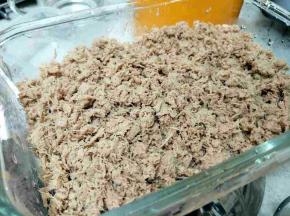 料理机打成小段，不用太碎。