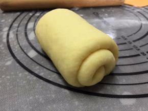 从上往下卷，收口要捏紧，卷2.5圈最佳（2.5-3圈都合适）