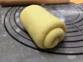 从上往下卷，收口要捏紧，卷2.5圈最佳（2.5-3圈都合适）