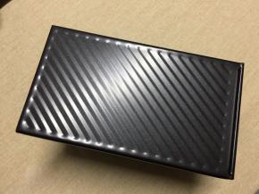 取出，移除保鲜膜，合上盖子，送进预热好的烤箱中下层，上下火160度，35分钟(仅供参考）