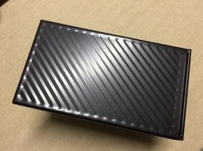 取出，移除保鲜膜，合上盖子，送进预热好的烤箱中下层，上下火160度，35分钟(仅供参考）