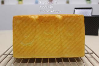 倒扣在网架上晾凉