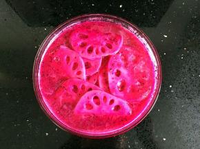 果泥浸过藕片。放入冰箱冷藏两个小时以上。