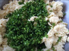 再放入香葱再次混合均匀。