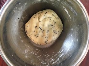 揉成面团