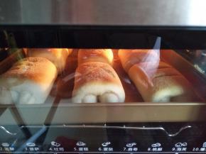 烤箱中下层，上火170℃，下火160℃烤18分钟