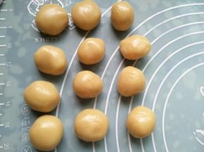 饼皮分成12份