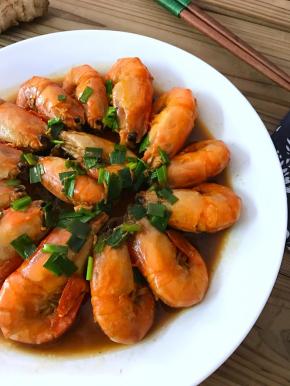 8、可以让你多吃一碗饭的油焖大虾。