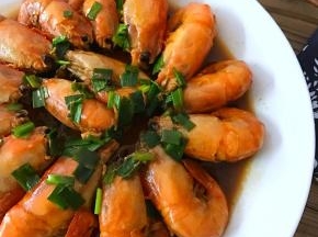 8、可以让你多吃一碗饭的油焖大虾。