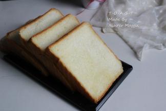 也可以切片后抹酱或者做其他吐司吃法