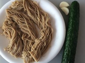 准备食材。
