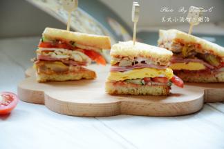一份营养的美式小酒馆三明治就做好啦。