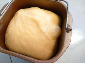 50分钟后，把发好的面团取出。