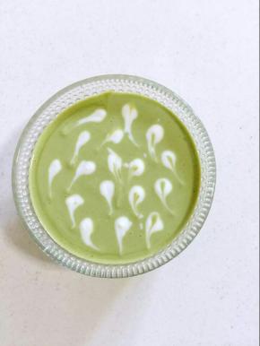 用牙签在原位酸奶上勾线即可，一个个憨态可掬的小蝌蚪就出现啦！


